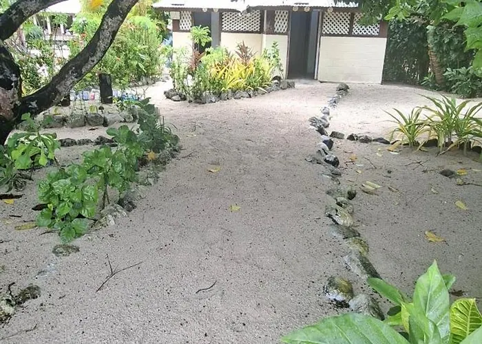 Manusina Beach Fale